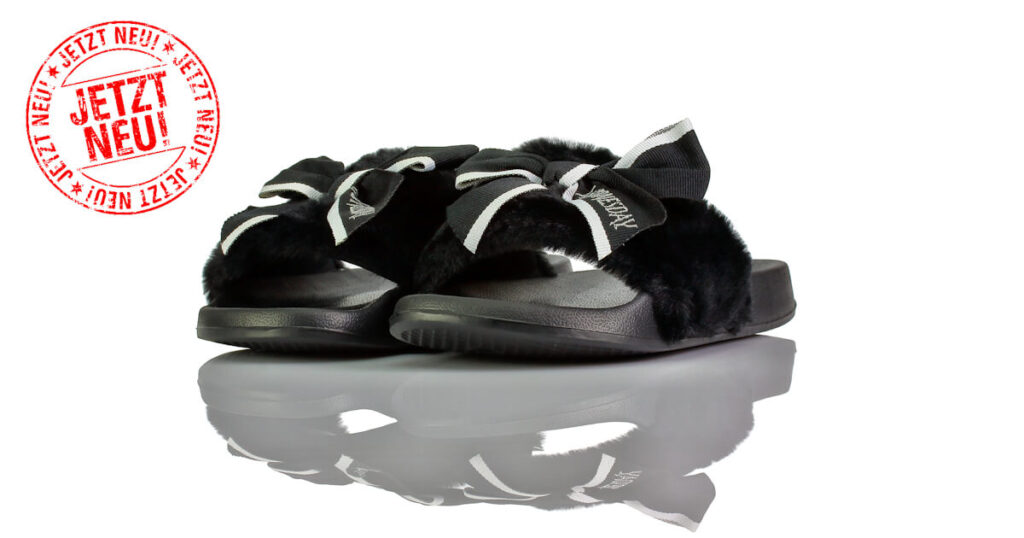 Badeschuhe Schwarz Fell Schleife Wednesday